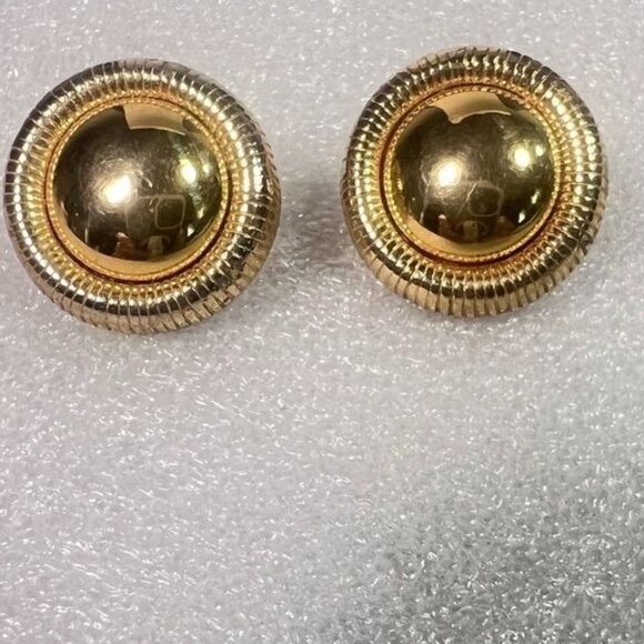 MCM Gold-Tone Monet 54' Necklace & Clip-On Earrings Combines Texture and Smooth - Picture 9 of 12